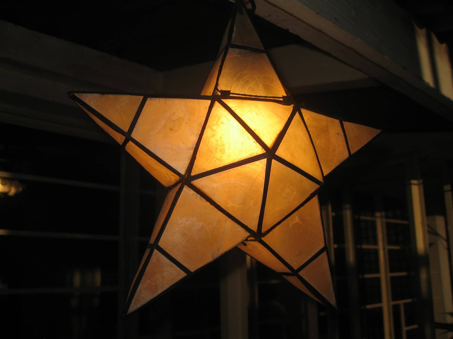 A capiz-shell parol